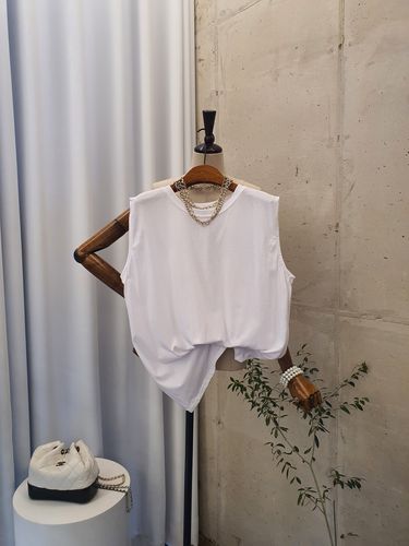 [여름신상 무배] 메테 뒷주름 심플 무지 루즈핏 민소매 티셔츠