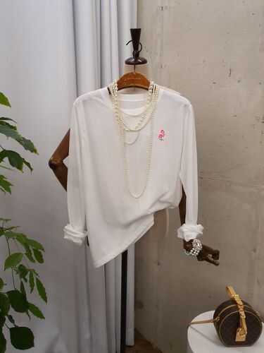 [1+1봄신상 무배] 핑쿠 플라밍고 자수 라운드 긴팔 티셔츠