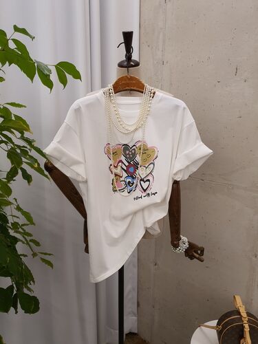 [봄신상 무배] 하트무늬 프린팅 라운드 원단 좋은 반팔 티셔츠