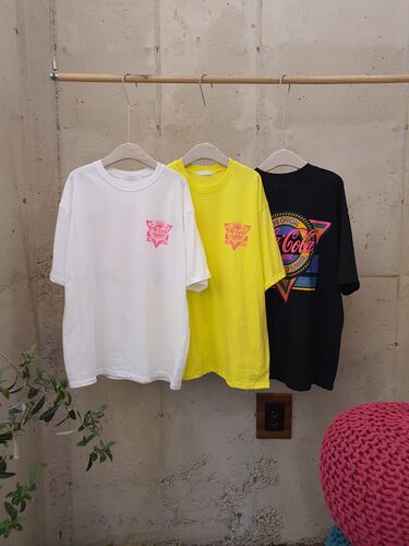 [봄신상 무배] 코카 백 프린팅 오버핏 라운드 반팔 티셔츠